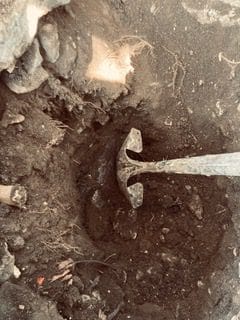 digging-to-repair-burst-pipe burst pipe repair